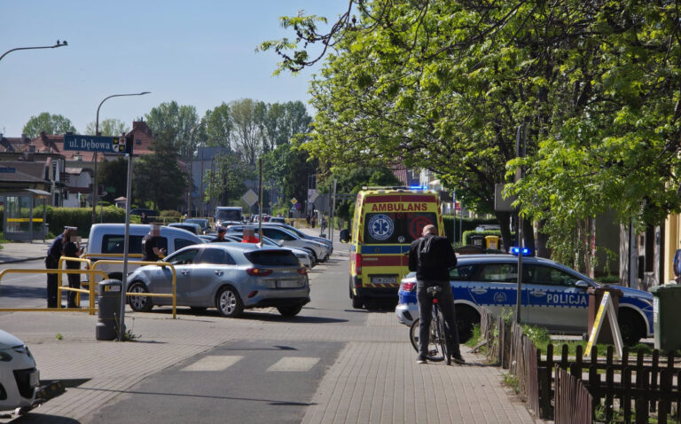 Kolizja osobówki z rowerzystką na Zarzeczu