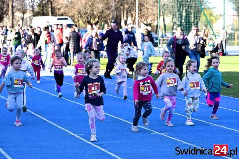 Znakomite emocje i wartościowe rezultaty. Kolejny Świdnicki Czwartek Lekkoatletyczny za nami [FOTO]