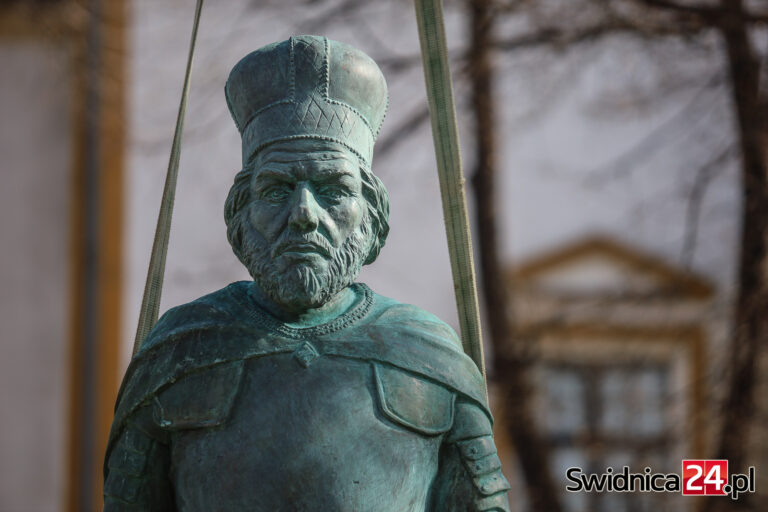 Dzisiaj odsłonięcie pomnika Bolka II Małego