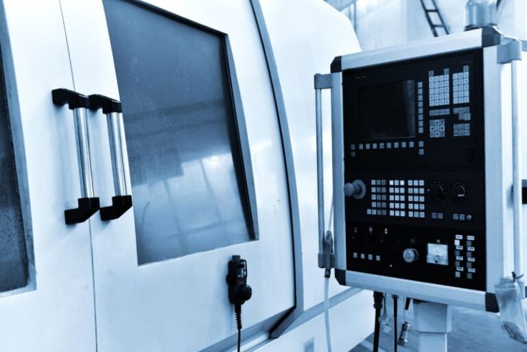 Obróbka precyzyjna w przemyśle wykorzystująca technologię cnc