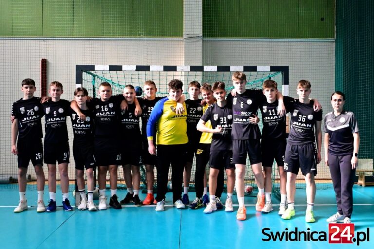 Piłka ręczna: Wygrana na otwarcie turnieju, coraz bliżej półfinału Mistrzostw Polski! [FOTO]