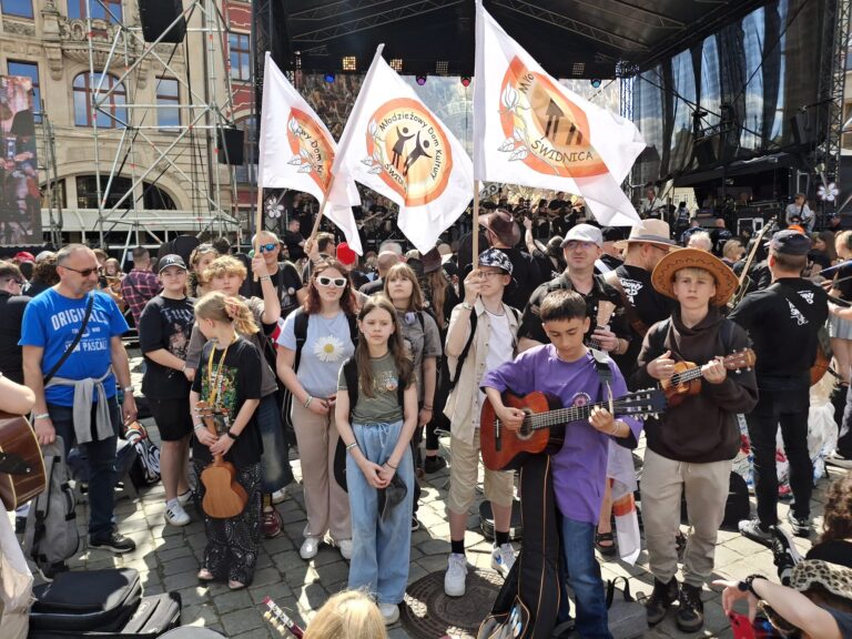 Świdniczanie dołożyli akord do gitarowego rekordu we Wrocławiu!