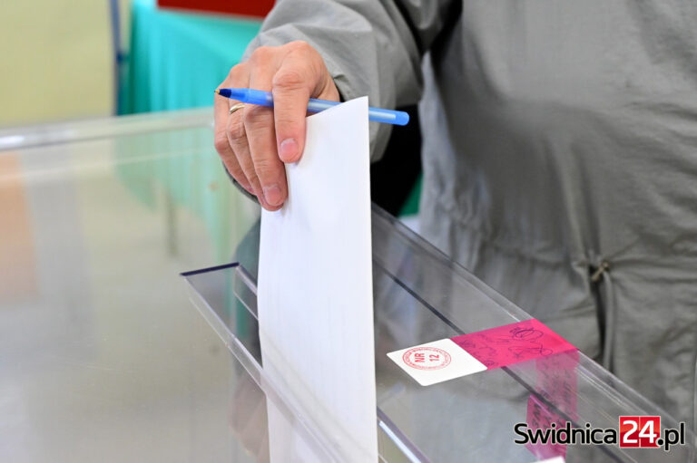 II tura wyborów prezydenckich. Jak zagłosować poza miejscem zamieszkania i za granicą?