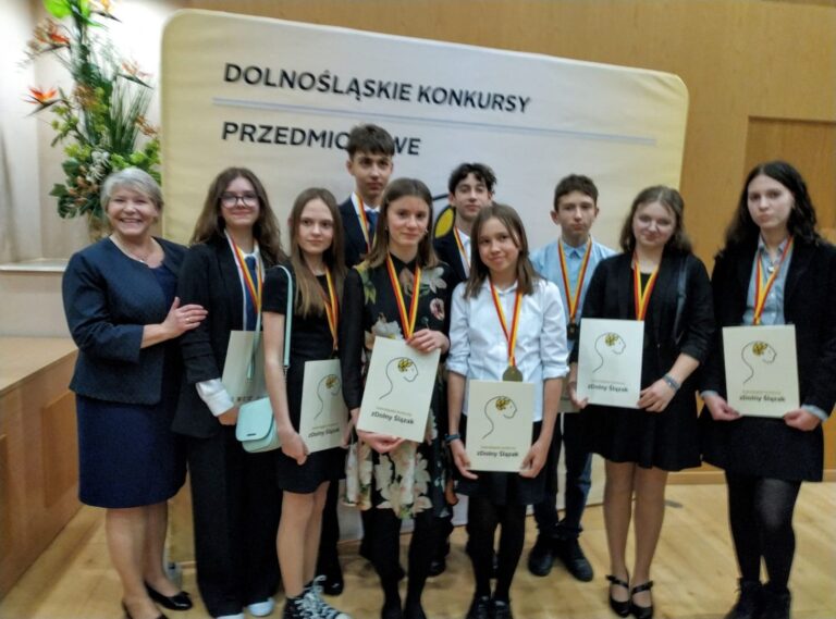 zDolni Ślązacy ze Szkoły Podstawowej nr 8 w Świdnicy