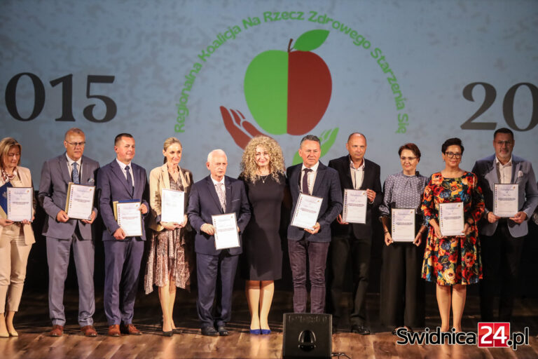 Od dziesięciu lat zachęcają seniorów do aktywności. Do regionalnej inicjatywy dołączyły kolejne gminy [FOTO]