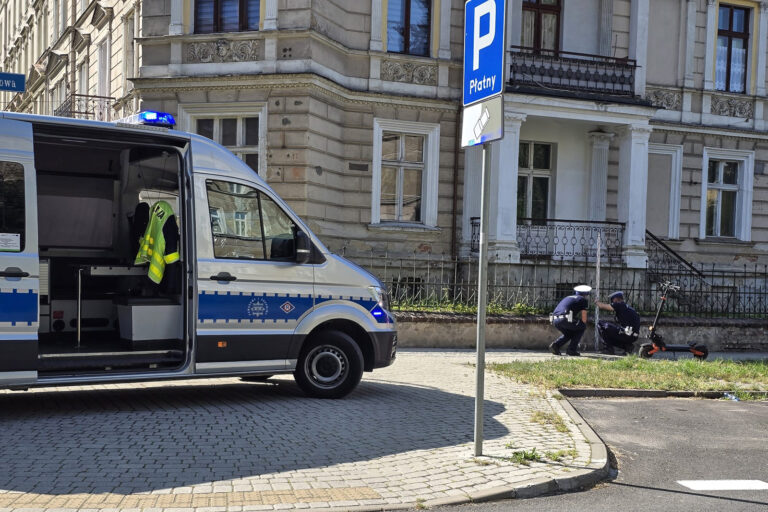 Wywróciła się na hulajnodze, trafiła do szpitala