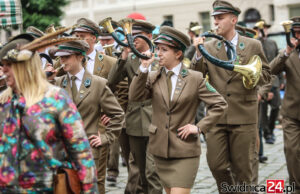 Powalczą o Kryształowy Róg. Będzie plenerowy występ i przemarsz dookoła świdnickiego Rynku