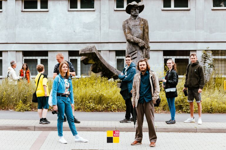 W wyjątkowym miejscu podsumują Spacery Fotograficzne. Wystawa… na płocie