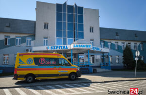 Nie było karetki potrzebnej do transportu między szpitalami. NFZ nakłada karę na świdnicki „Latawiec”