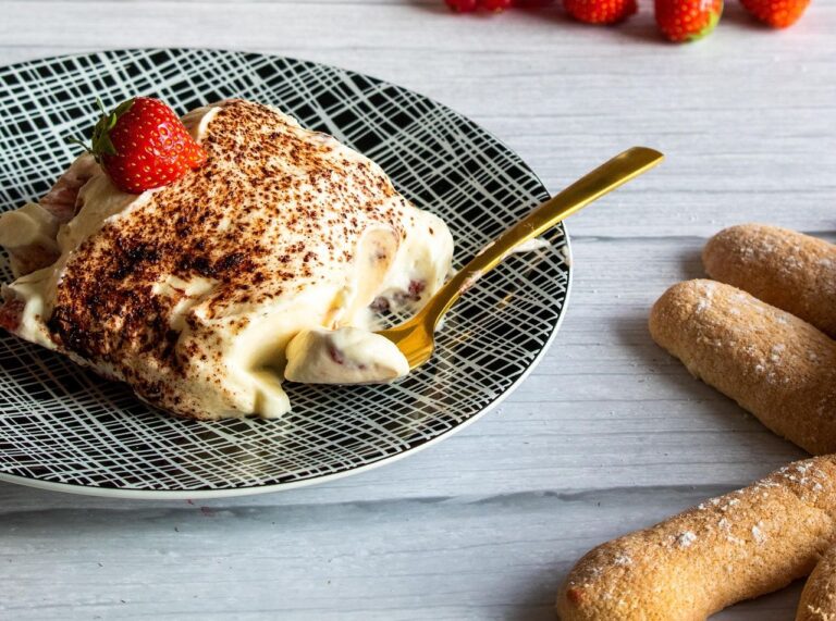 Tiramisu z salmonellą. Zatrucie pokarmowe na balu półmetkowym w Świdnicy