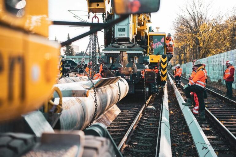 Operator dźwigu – ile naprawdę można zarobić na wysokościach?