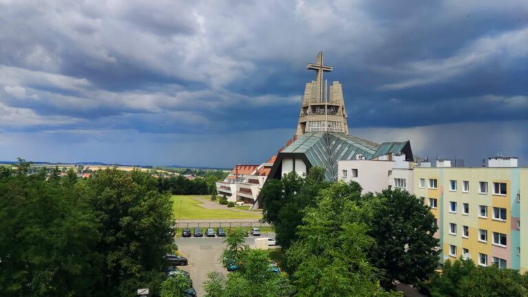 Synoptycy ostrzegają przed burzami