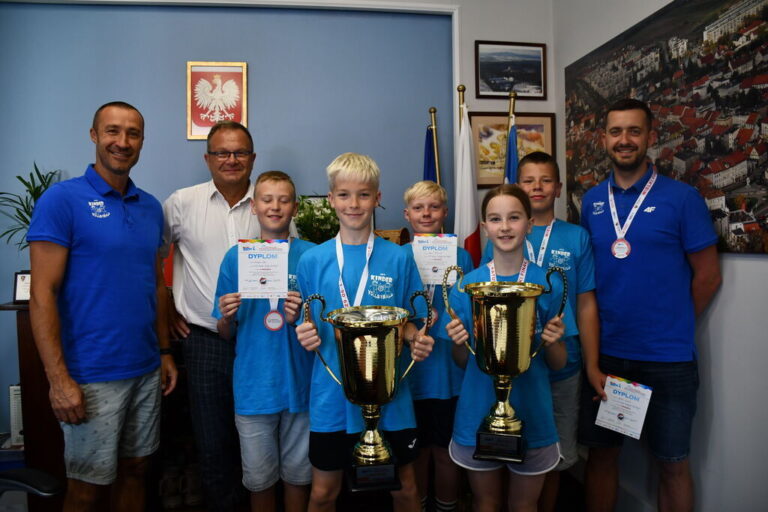 UKS Kinder Volleyball z dwoma srebrnymi medalami Mistrzostw Polski
