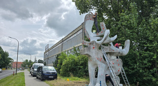 Rzeźba renifera znajdzie się pod opieką miasta?