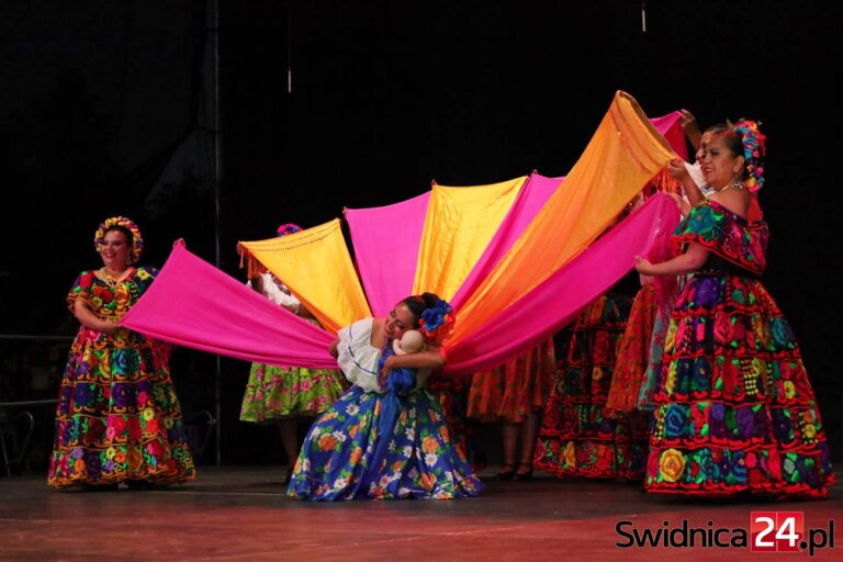 33.Międzynarodowy Festiwal Folkloru z barwną inauguracją [FOTO]