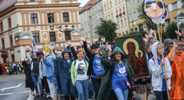 Po raz dwudziesty trzeci wyruszą na Jasną Górę. Biskup świdnicki osobiście zachęca do udziału