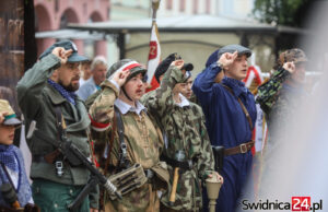 W sobotę zabrzmią syreny alarmowe. Wyjątkowy sygnał i obchody 82. rocznicy Powstania Warszawskiego