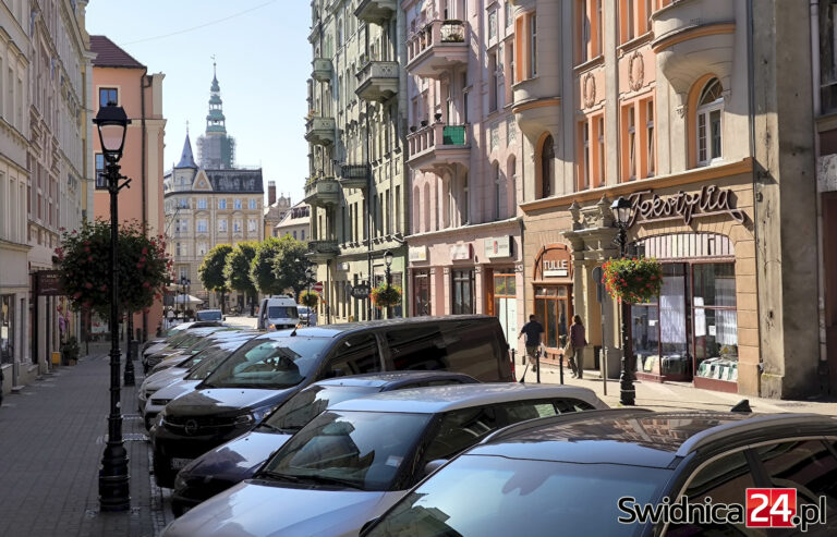 Parkowanie bezpłatne przez pierwszych 20 minut? Prezydent Świdnicy odniosła się do złożonej propozycji