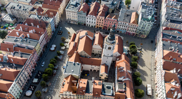 Będzie tylko 30 tysięcy mieszkańców? Coraz mniej dzieci, coraz więcej wyprowadzek ze Świdnicy