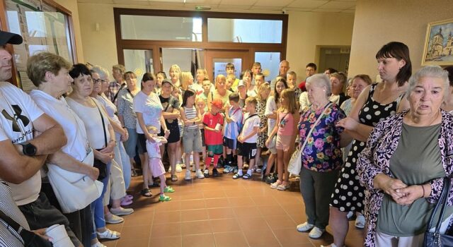 Rodziny zastępcze zostają w Świdnicy. Są decyzje w sprawie uchodźców z ośrodka w poprawczaku