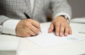 Karno-skarbowe ryzyko w biznesie – jak się zabezpieczyć przed odpowiedzialnością?