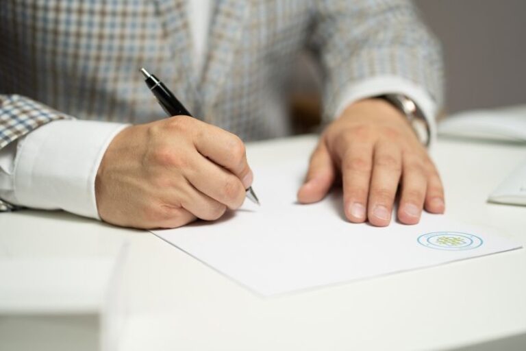 Karno-skarbowe ryzyko w biznesie – jak się zabezpieczyć przed odpowiedzialnością?