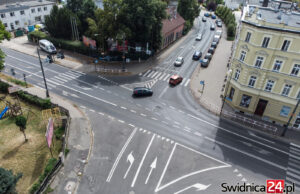 Miasto i powiat złożą się na przebudowę ruchliwego skrzyżowania. Powstanie rondo
