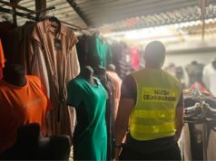 Nielegalny tytoń, podrabiana odzież. Skarbówka skontrolowała 16 targowisk