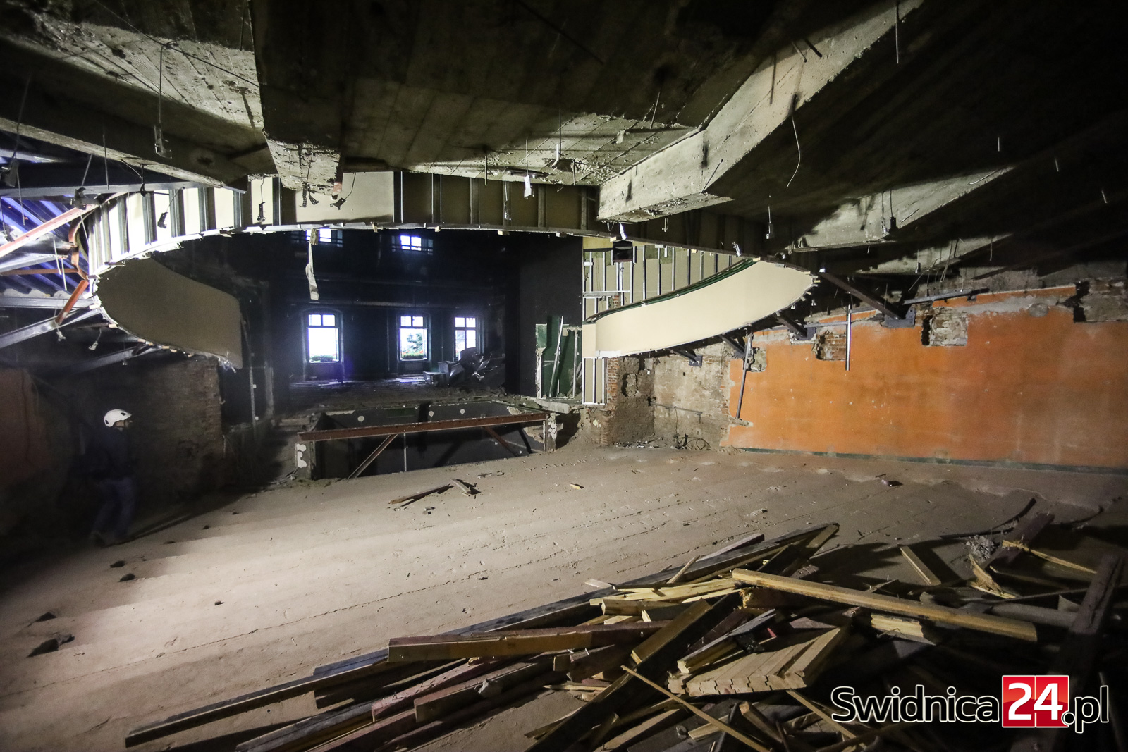 Świdnicki teatr w przebudowie za ponad 23 mln złotych. Zobacz, jak teraz wygląda wewnątrz [FOTO/VIDEO]