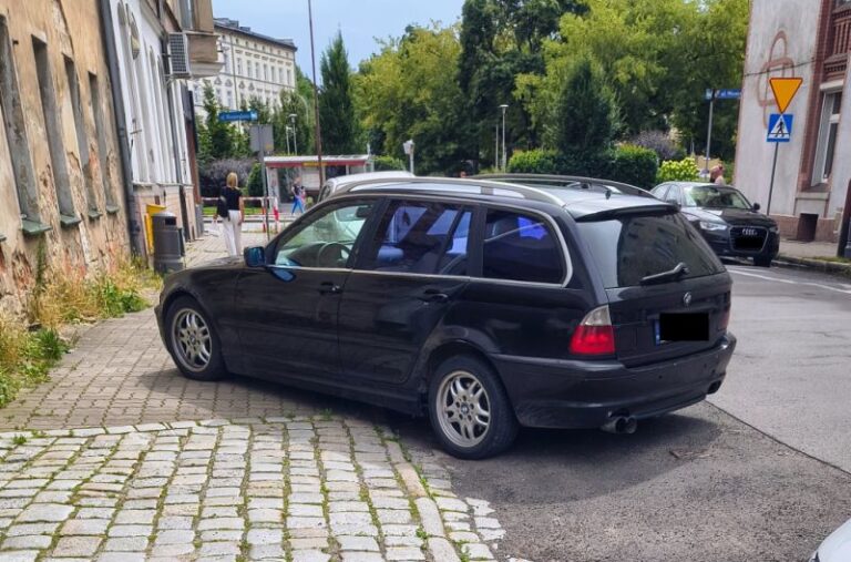 Mistrzowie parkowania [FOTO]