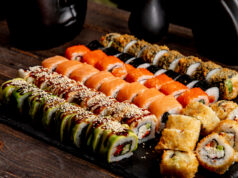 Zestawy sushi z Żabki – przegląd dostępnych propozycji lunchowych
