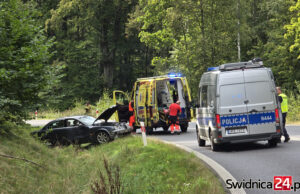 Śmiertelny wypadek na „modliszówce”. Rowerzysta zginął po zderzeniu z autem