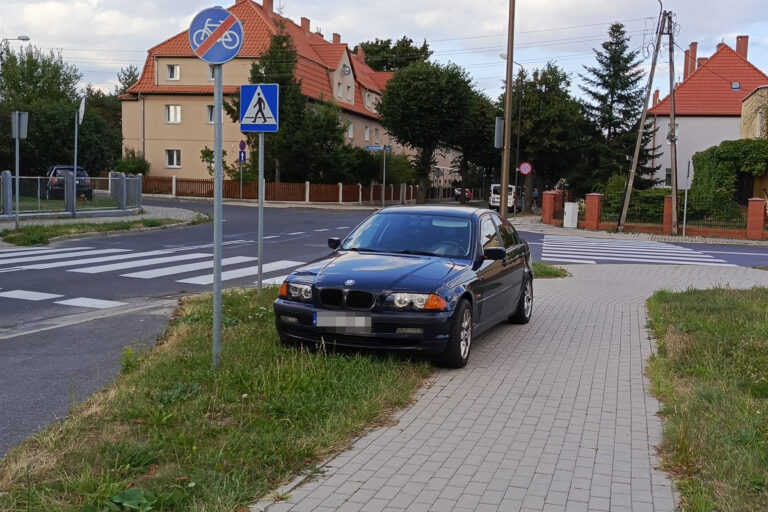Mistrzowie parkowania [FOTO]