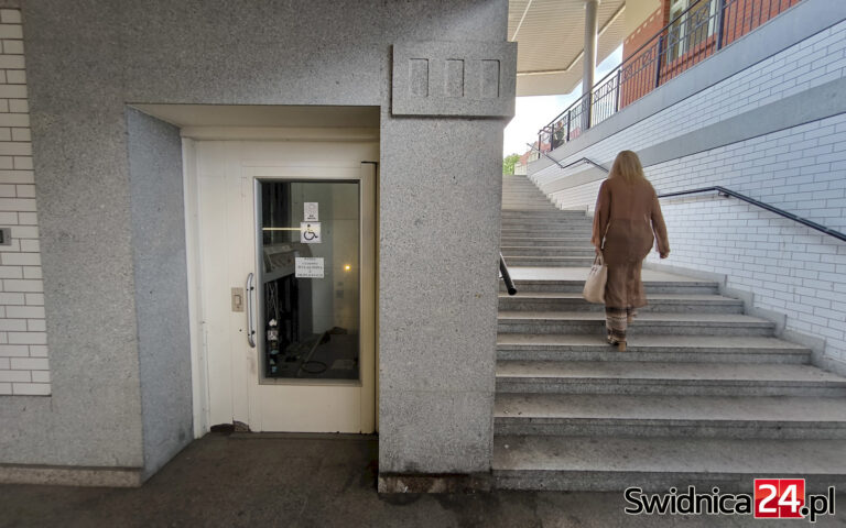 Windy w Centrum Przesiadkowym nieczynne od kilku lat. Jedna z nich doczeka się naprawy?