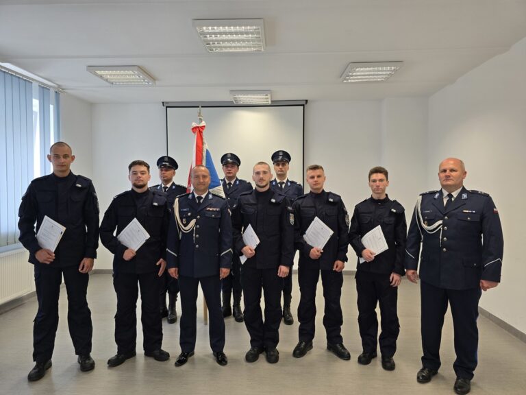 Pięciu nowych policjantów złożyło ślubowanie [FOTO]