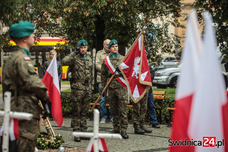 86. rocznica agresji ZSRR na Polskę. Uczczono pamięć obrońców ojczyzny [FOTO/VIDEO]