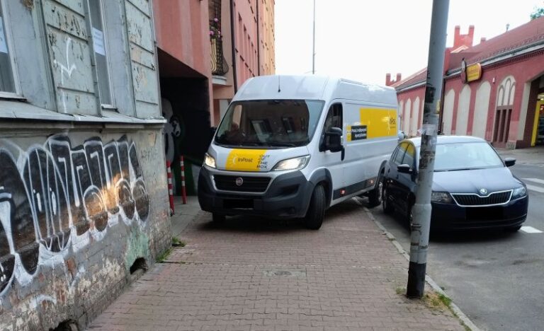 Mistrzowie parkowania [FOTO]