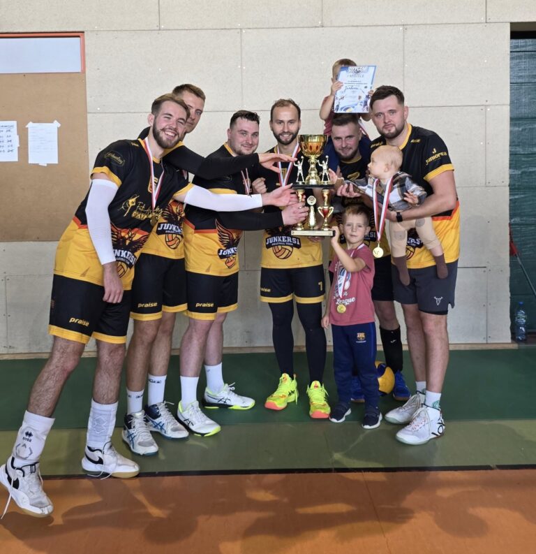 Na najwyższym stopniu podium drużyna Junkersów [FOTO/WYNIKI]