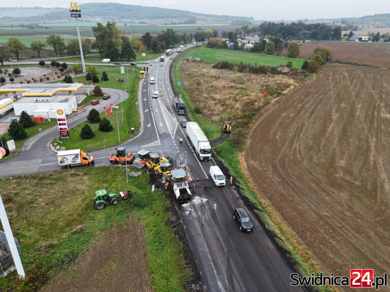 Korki na krajowej „piątce”. Jak długo potrwają utrudnienia? [FOTO]