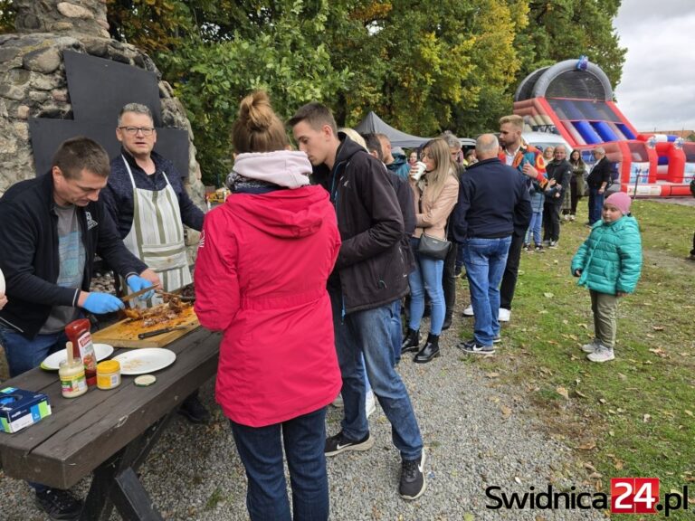 Dzik i baran królują na I Festiwalu Produktów Rzemieślniczych w Burkatowie