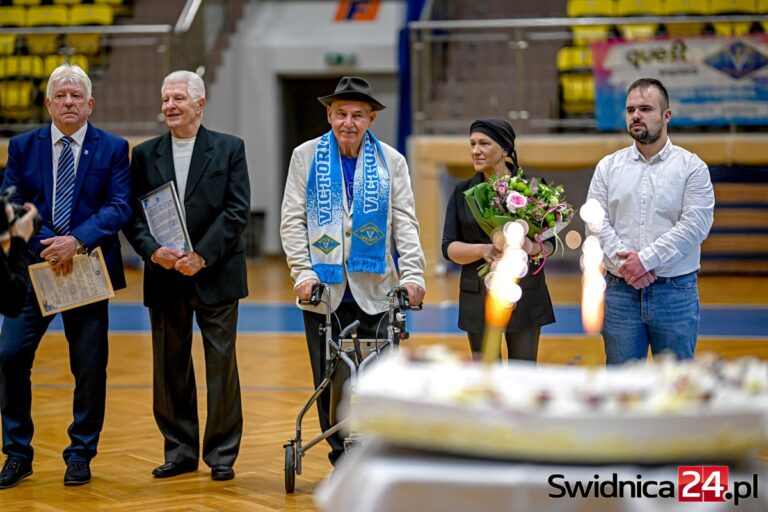 Świętowali jubileusz hali, uhonorowali Edmunda Walczaka [FOTO]