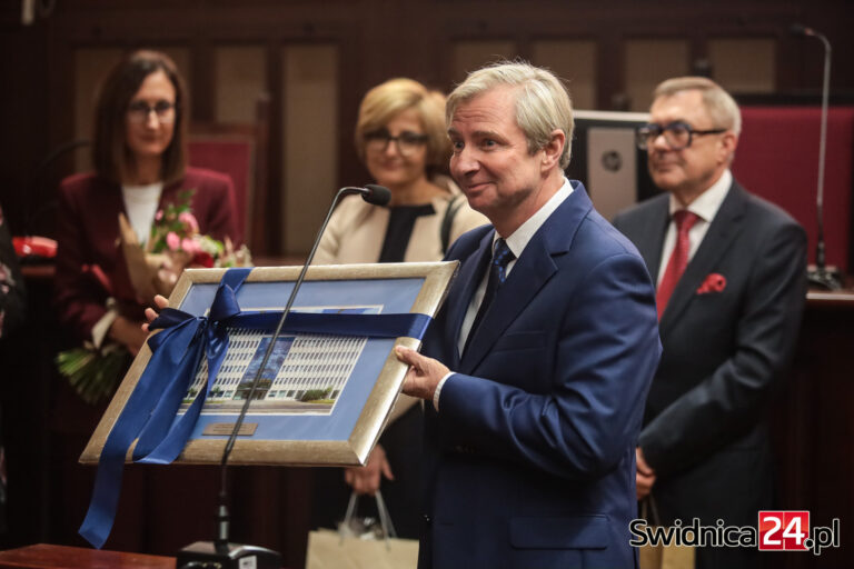 Świętowali 50-lecie Sądu Okręgowego w Świdnicy. „Lekko nie mamy, ale swoje zadanie wykonujemy z godnością” [FOTO]