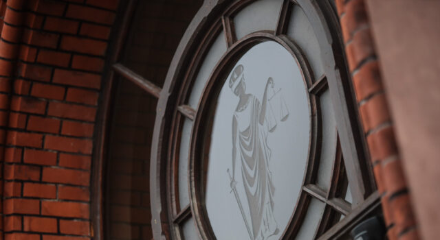 Strażnik miejski odpowie przed sądem za jazdę pod wpływem alkoholu