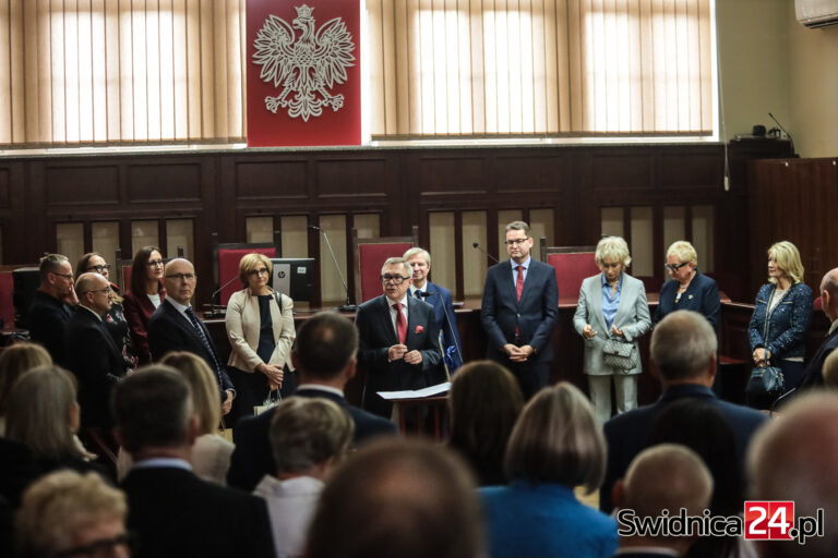 Sędziowie z okręgu świdnickiego jadą na szkolenie za (maksymalnie) 130 tysięcy złotych [Aktualizacja]