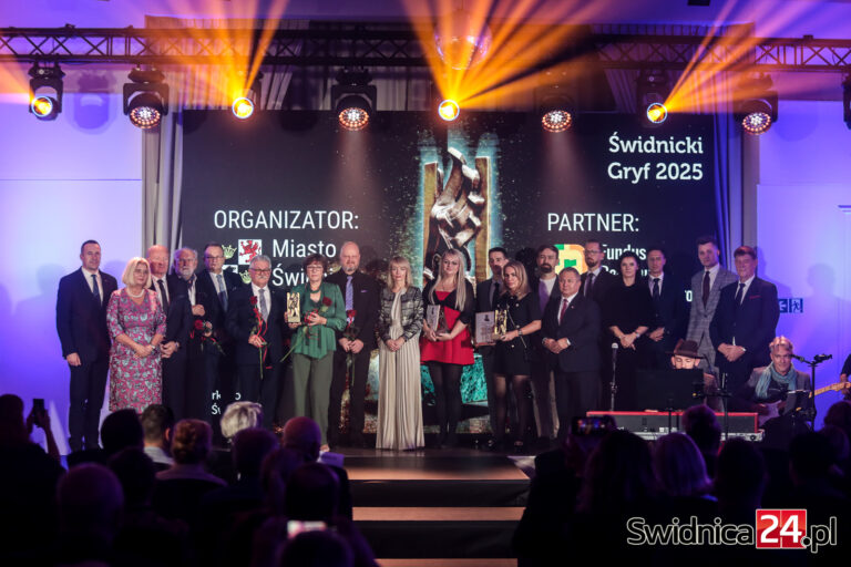 Statuetki Świdnickiego Gryfa wręczone. Uhonorowano też nestorów biznesu i przyznano nagrody specjalne [FOTO]