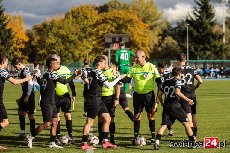 Biało-zieloni mierzą się ze Skałkami [RELACJA LIVE]