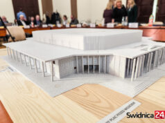 Komisja zaprasza na spotkanie w sprawie budowy parku wodnego i hali sportowej