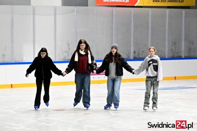 Plan pracy lodowiska i basenu w okresie świąteczno-noworocznym