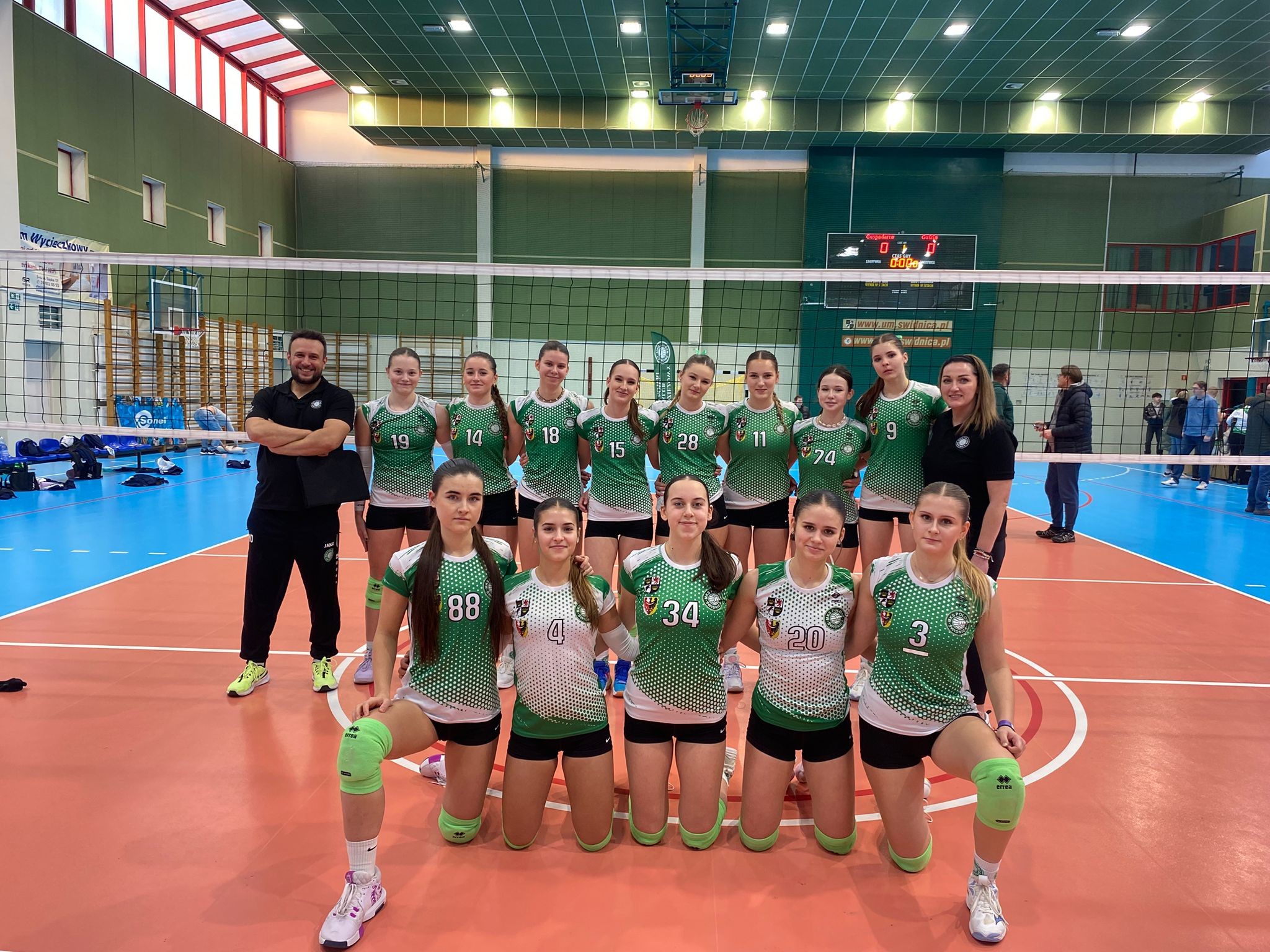 Juniorki z wygraną i porażką [FOTO]