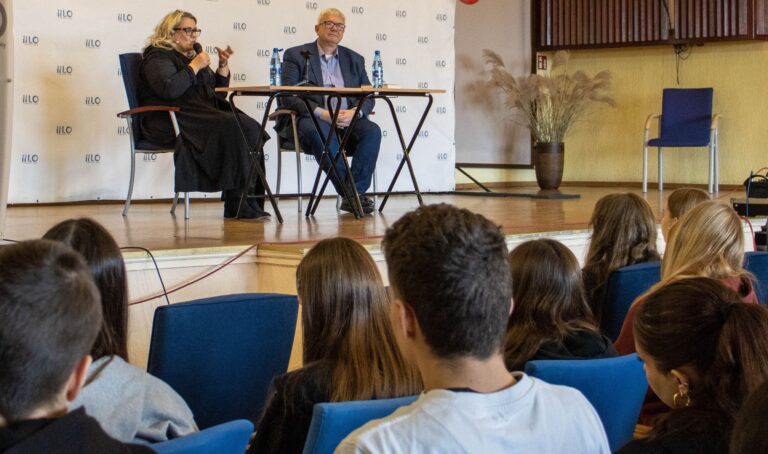 Dziennikarka i pisarka Agnieszka Dobkiewicz w świdnickim Banachu